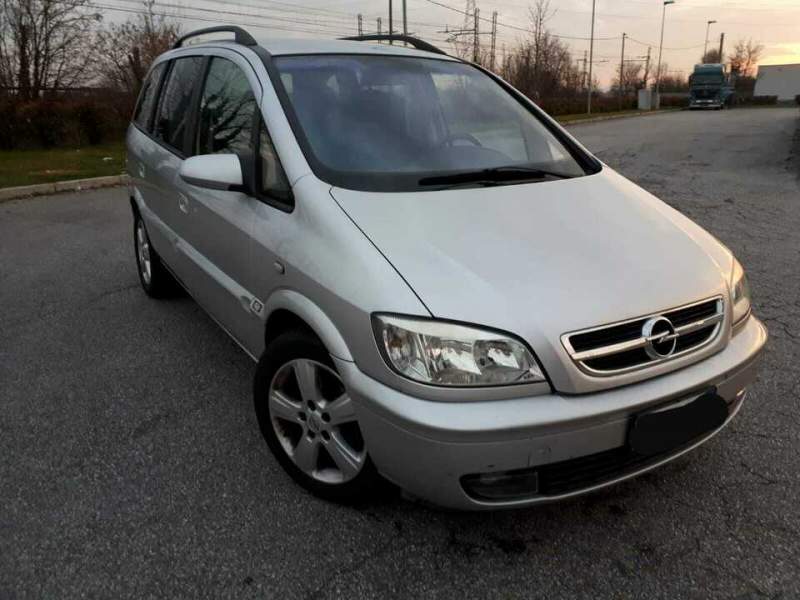 Opel Zafira 2.0 TDi 2005 con gancio traino