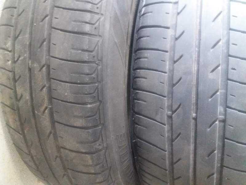 Due gomme auto Bridgestone 